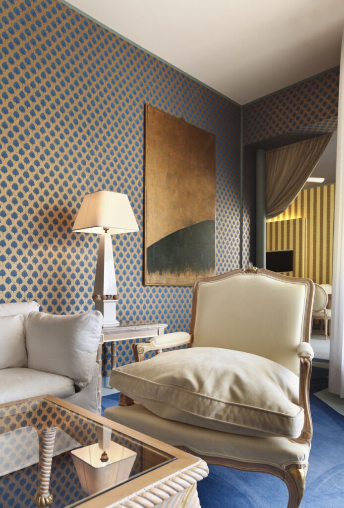 Transform walls to Vibrant Canvases