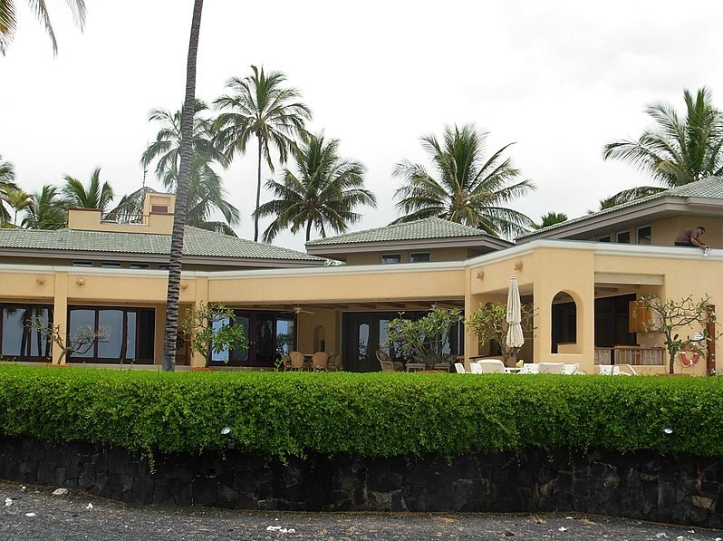 A Hawaiian style house in Kiholo Bay, Hawaii